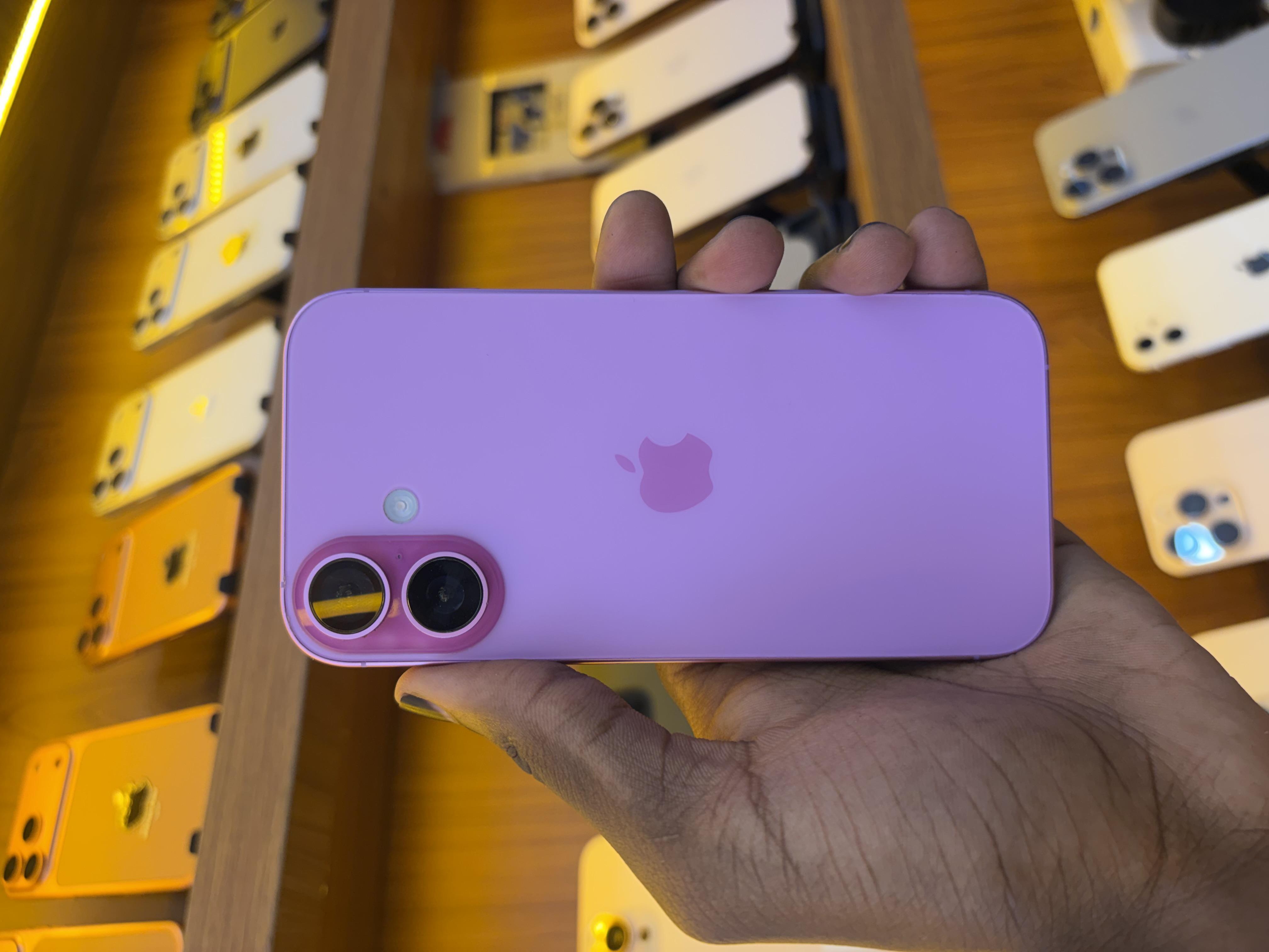 iPhone 16 second hand
